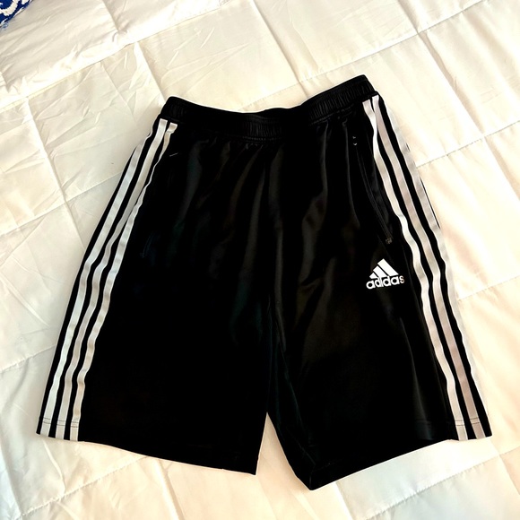 2 FREE TEES/3/$45 ADIDAS PRIMEBLUE AEROREADY ATHLETIC SHORTS - Picture 5 of 8